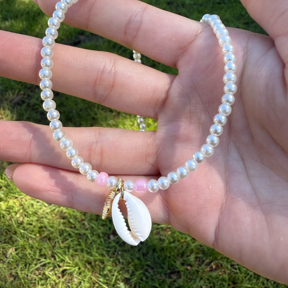Gold and White Pearl Necklace with Shell Pendant